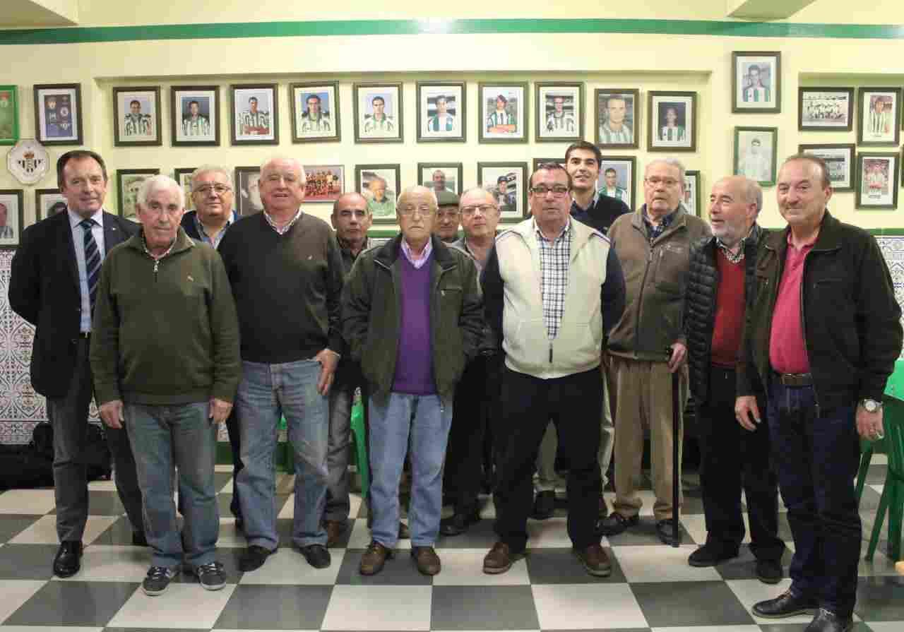 Haro, Montoro y Sanguino recaban apoyos para la Junta General Ordinaria en la Peña Bética de Bellavista