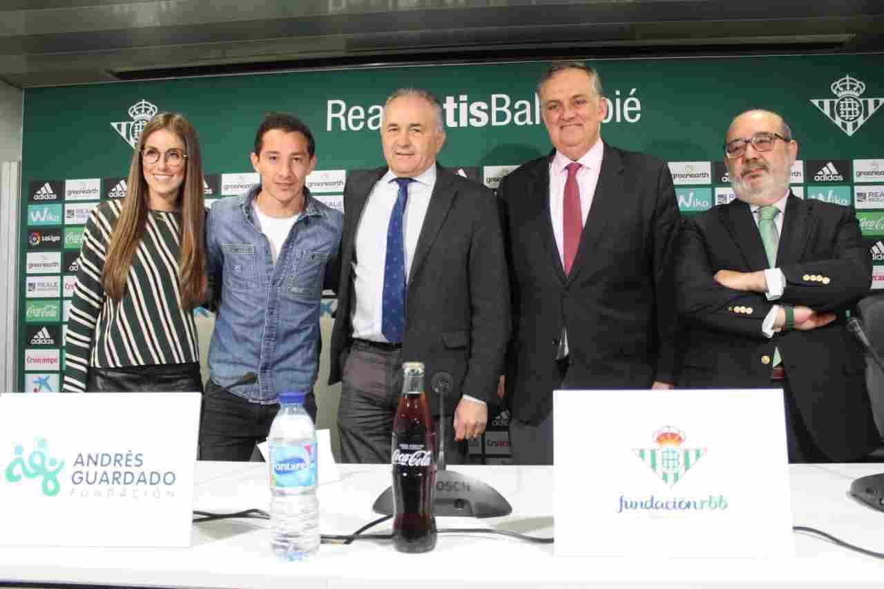 La Fundación Real Betis Balompié firma un convenio de colaboración con la Fundación Andrés Guardado
