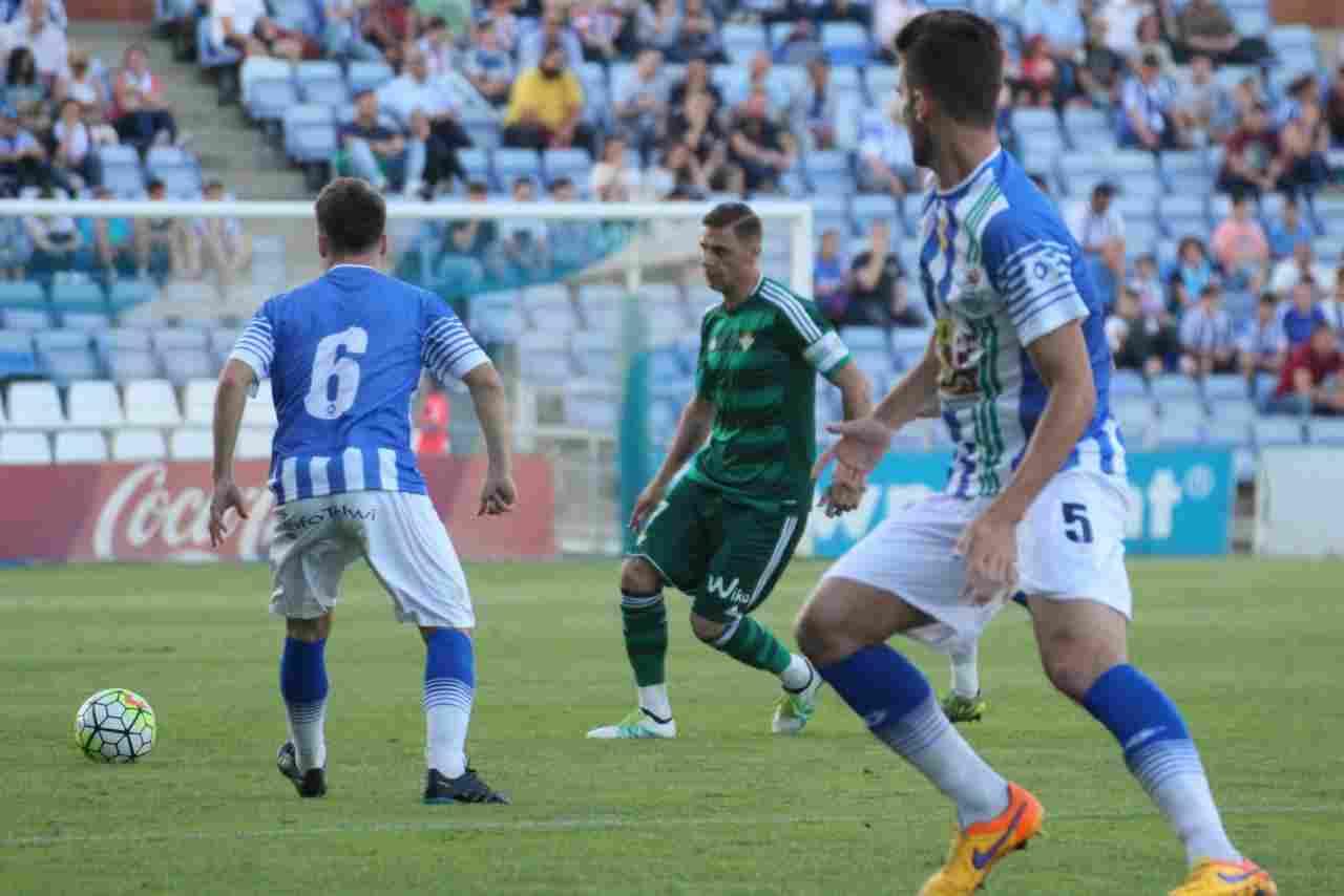 El Real Betis cierra la temporada con victoria en el amistoso contra el Recreativo de Huelva (0-4)