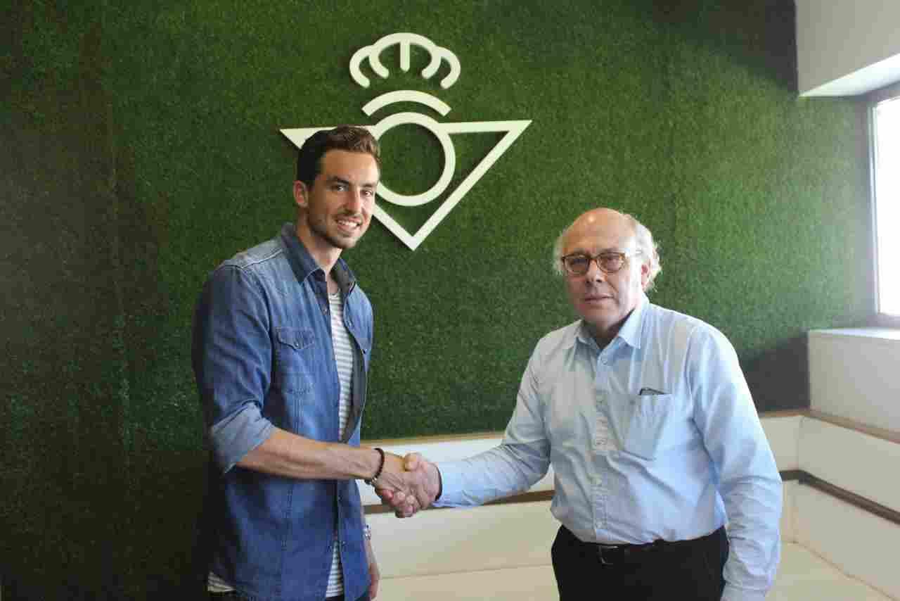Rennella amplía su vinculación con el Real Betis hasta 2018