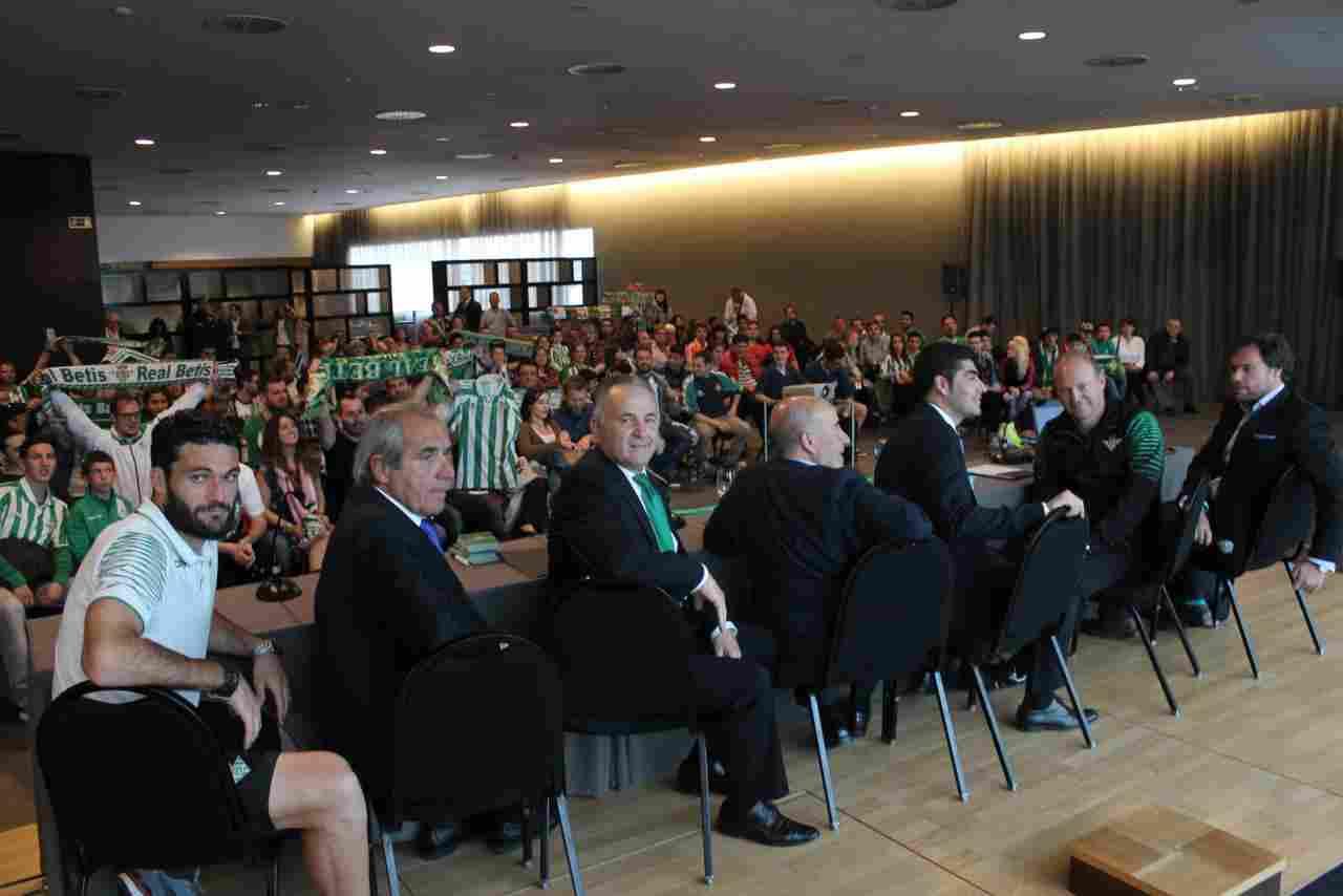 La Novena Provincia se vuelca con la llegada del Real Betis Balompié