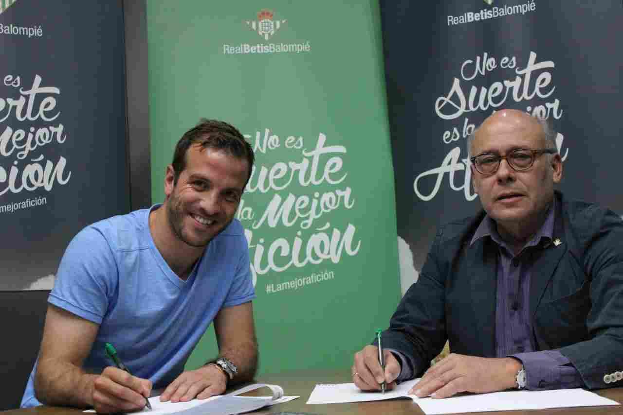 Van der Vaart: “Es un gran Club y tengo muchas ganas de empezar”