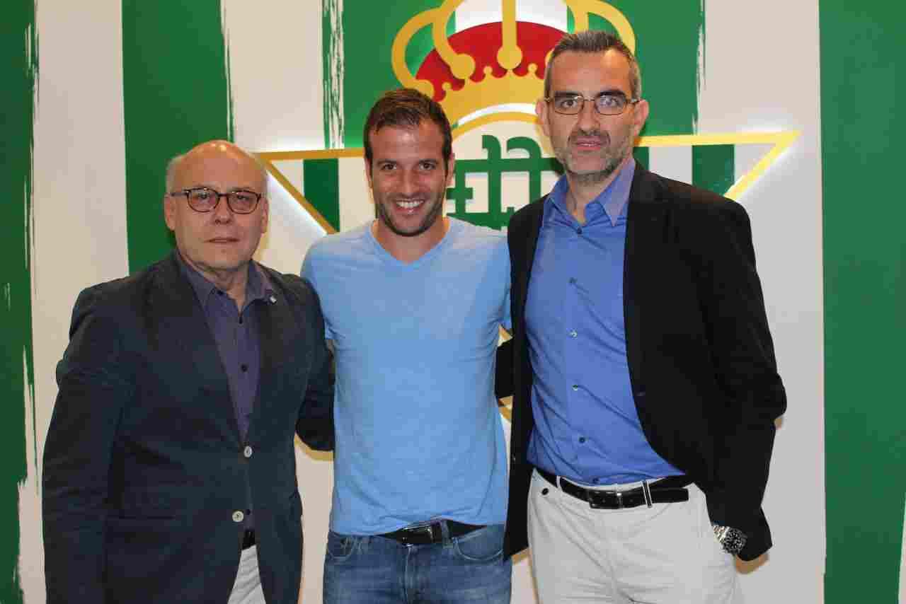 El Real Betis firma a Rafael van der Vaart para las tres próximas temporadas