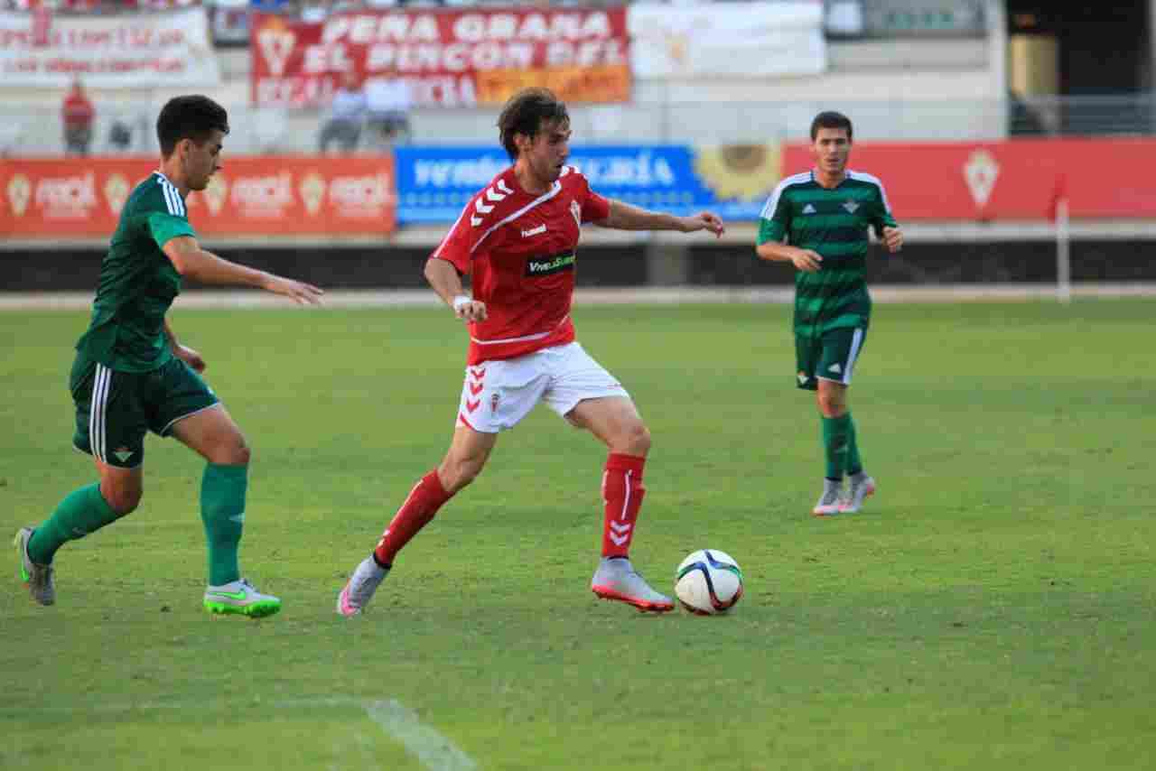 El Betis B sufre la remontada del Real Murcia (3-1)
