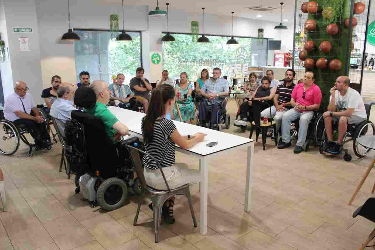 Reunión informativa con los socios de movilidad reducida