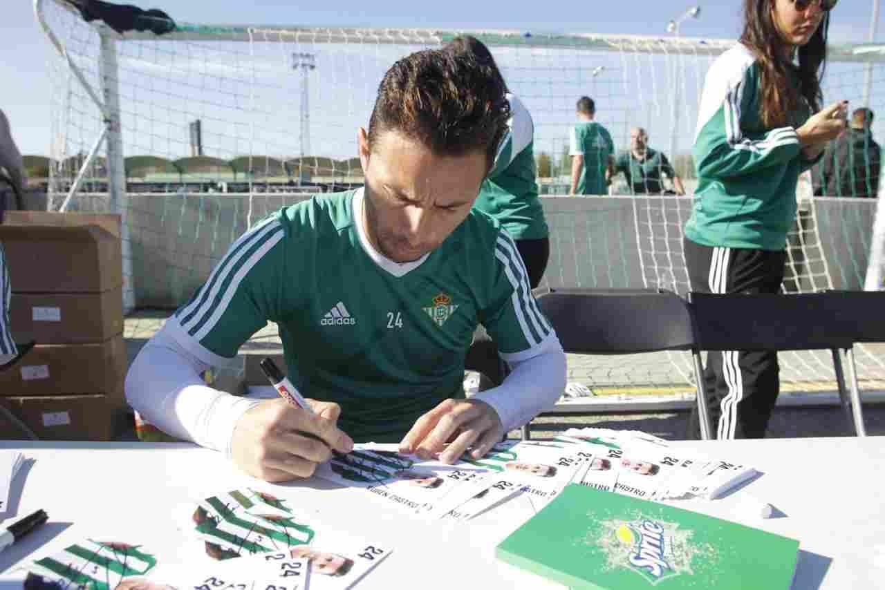 Mañana, nueva sesión matutina a puerta abierta y firma de jugadores