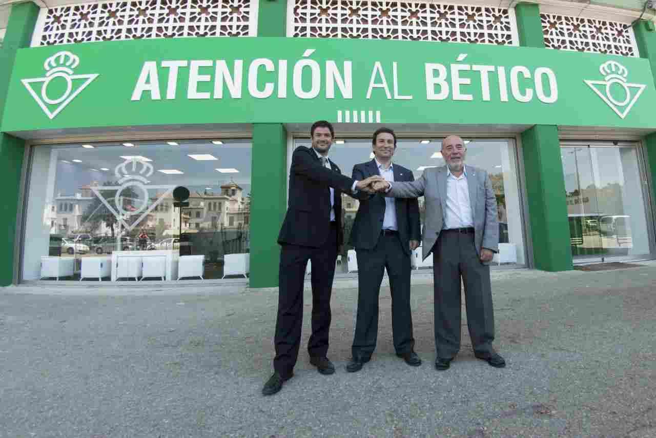El Real Betis abre la Oficina de Atención al Bético