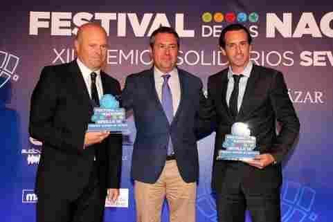 Pepe Mel recibe el premio solidario 'Ciudad de Sevilla'