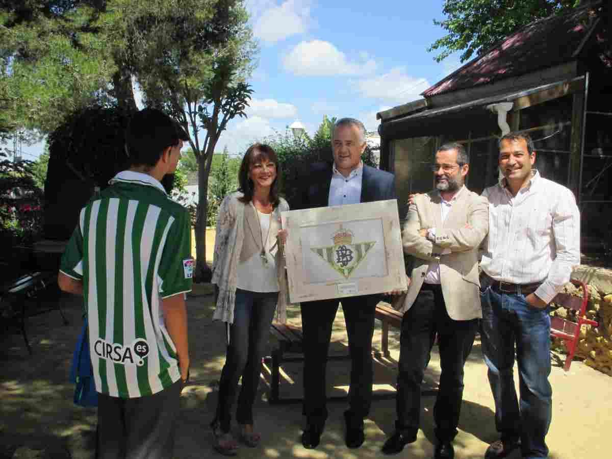 Rafael Gordillo visita el centro de menores 'El Limonar'