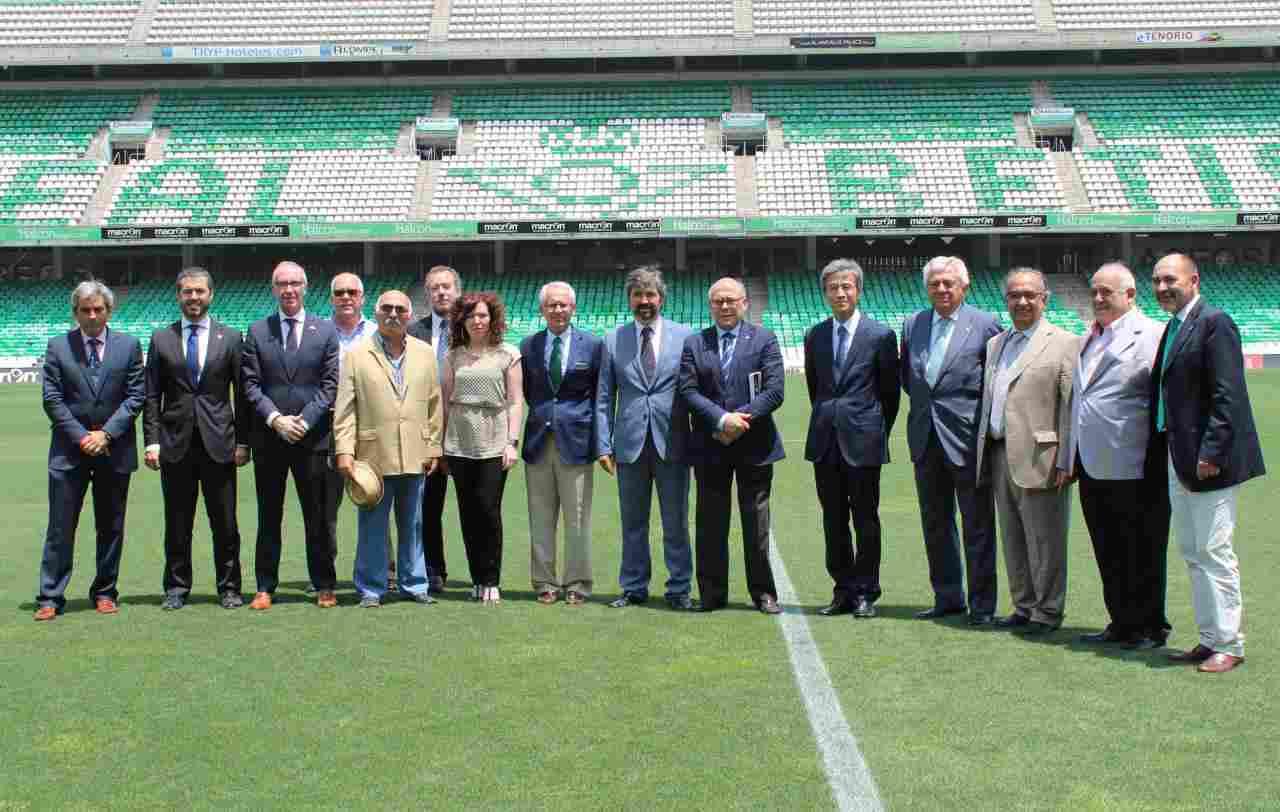 El Real Betis estrecha sus lazos con Japón