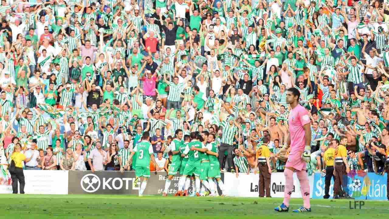 El Real Betis se vuelca con los béticos de Cataluña