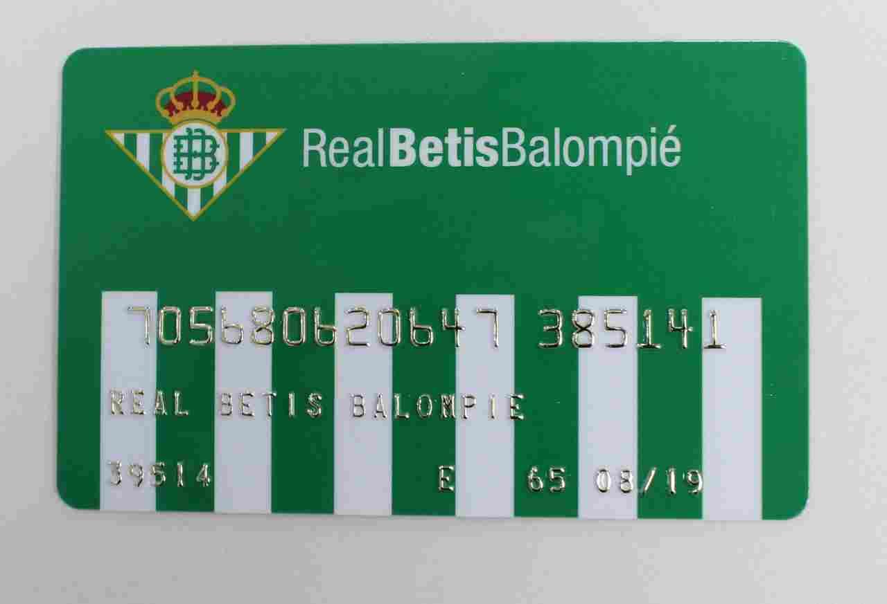 Los abonados del Real Betis ya pueden recoger su tarjeta de descuento BP