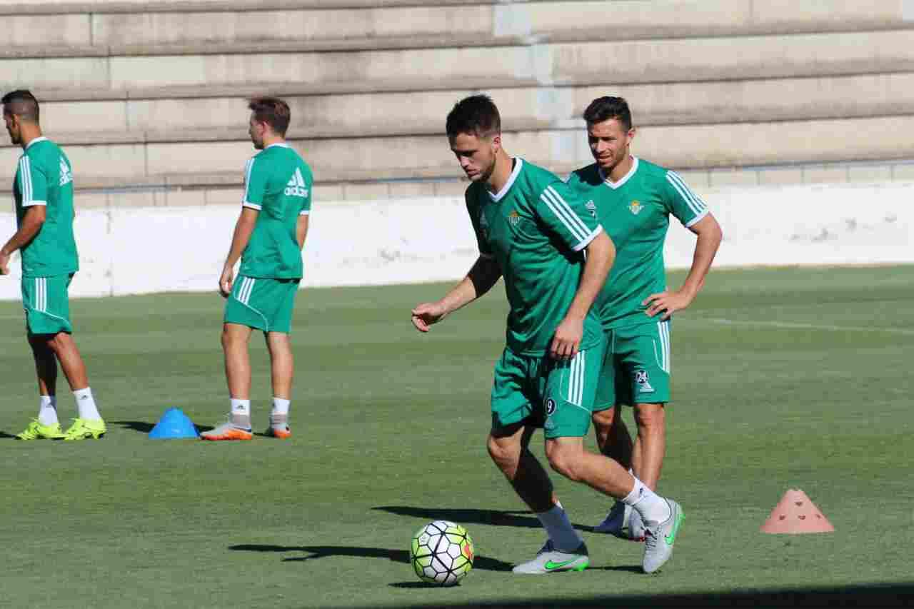 Van Wolfswinkel y Bruno vuelven a entrenarse con el grupo