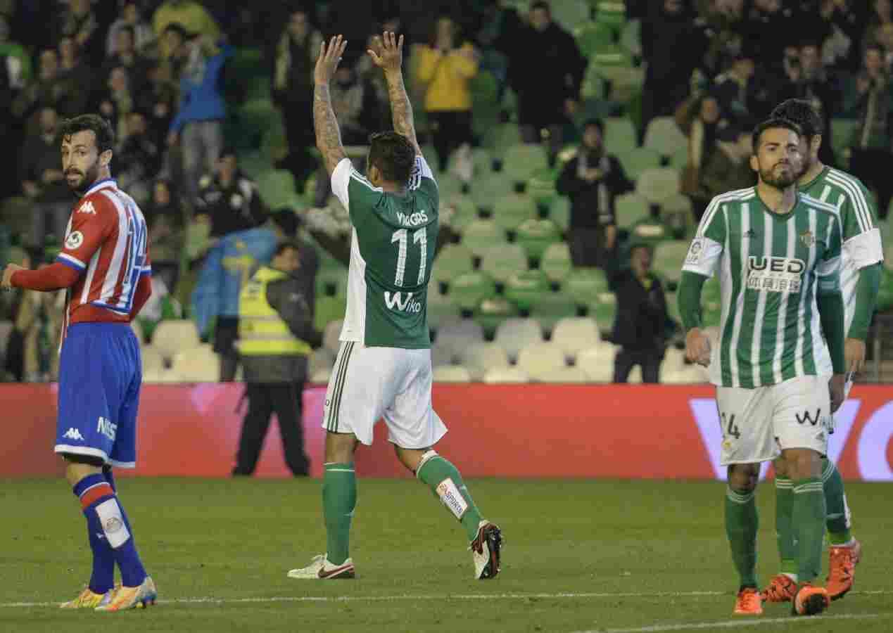 La dificultad de ganarse un puesto de titular en el Real Betis