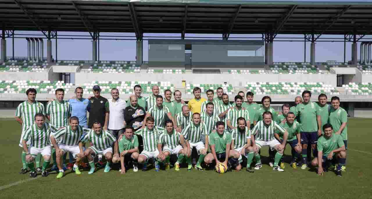 Pepe Mel, protagonista en la victoria ante la prensa (4-1)