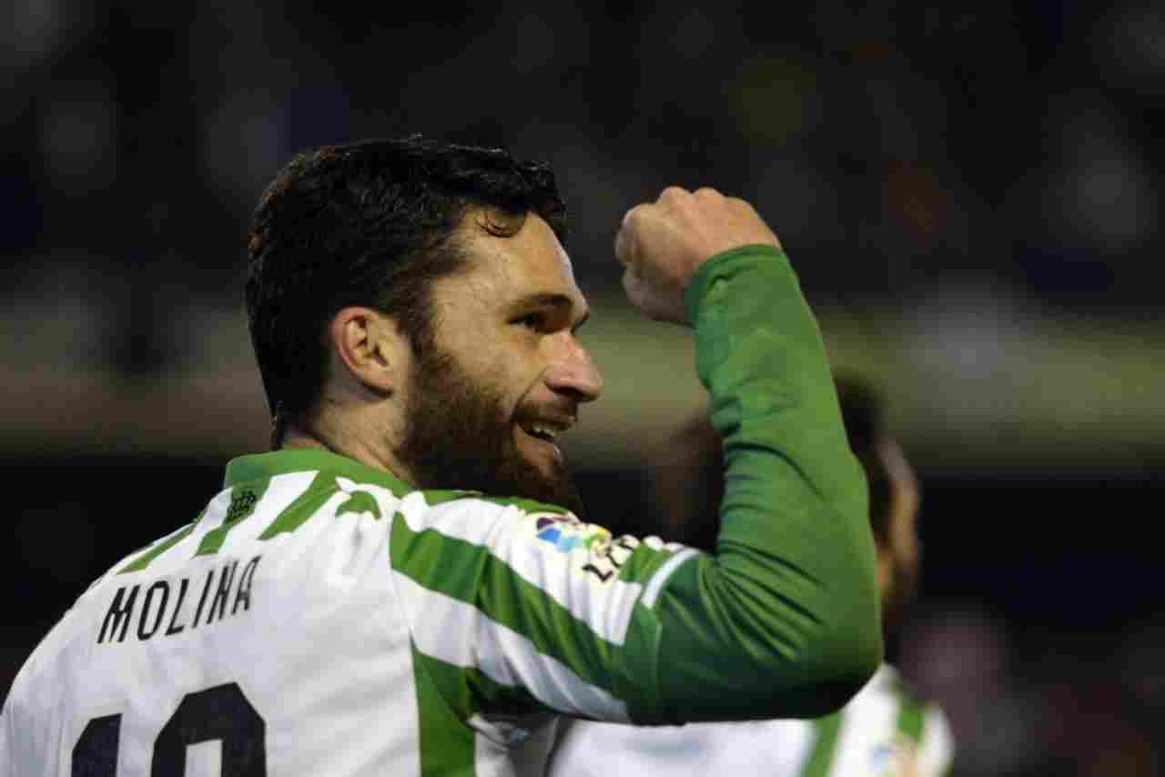 Jorge Molina lidera un gran Betis hacia la victoria (2-1)