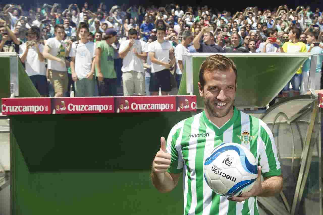 Van der Vaart: "Sé lo que significa este Club y vengo con mucha ambición"