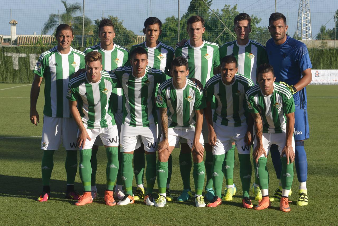 Victoria cómoda contra el CD El Palo en el primer amistoso de la pretemporada (0-7)