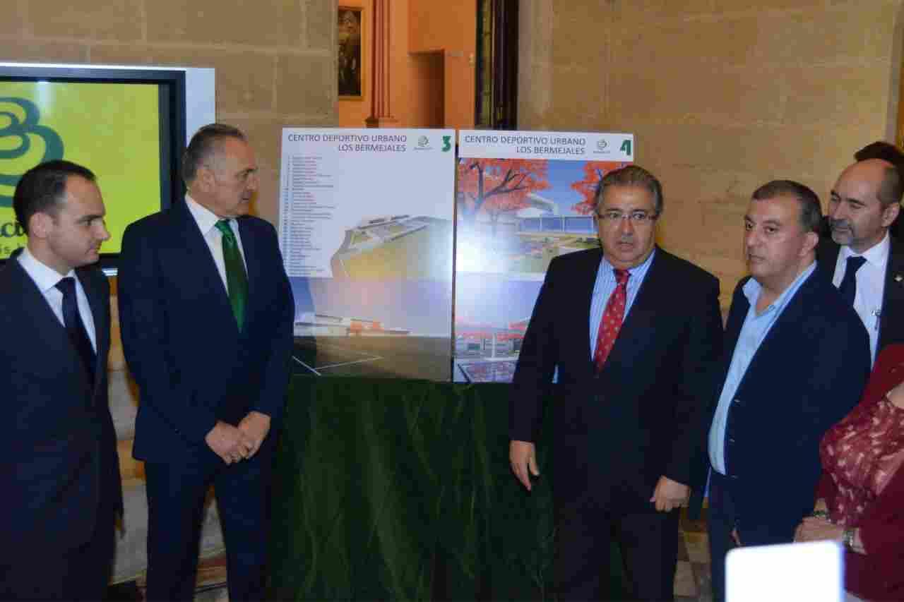 El Ayuntamiento y la Fundación RBB presentan el Centro Deportivo Urbano Los Bermejales