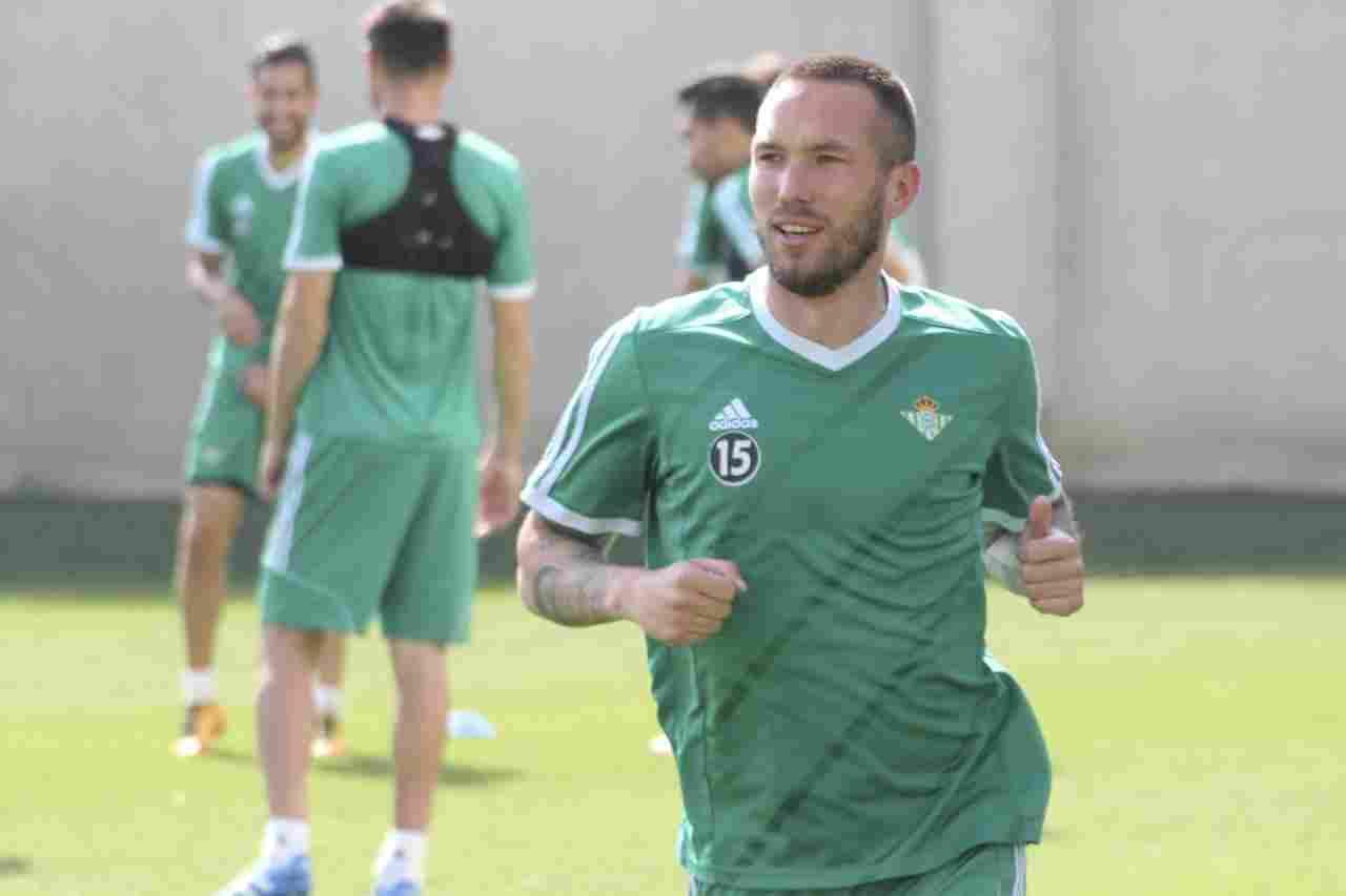 El Real Betis y CA Osasuna acuerdan la cesión de Digard al conjunto navarro
