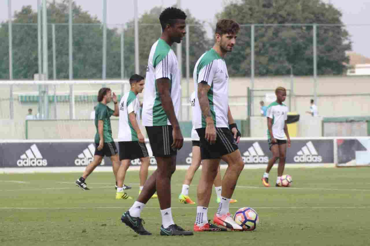 Mandi y Durmisi, bajas para el partido contra el Málaga CF