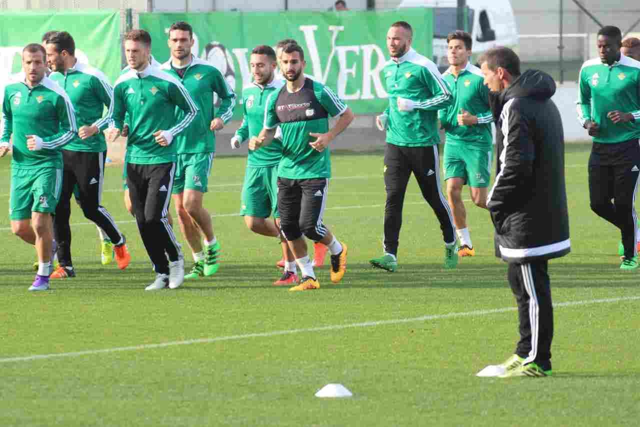Juanjo Narváez se ejercita con el primer equipo; Joaquín, baja en la sesión del miércoles