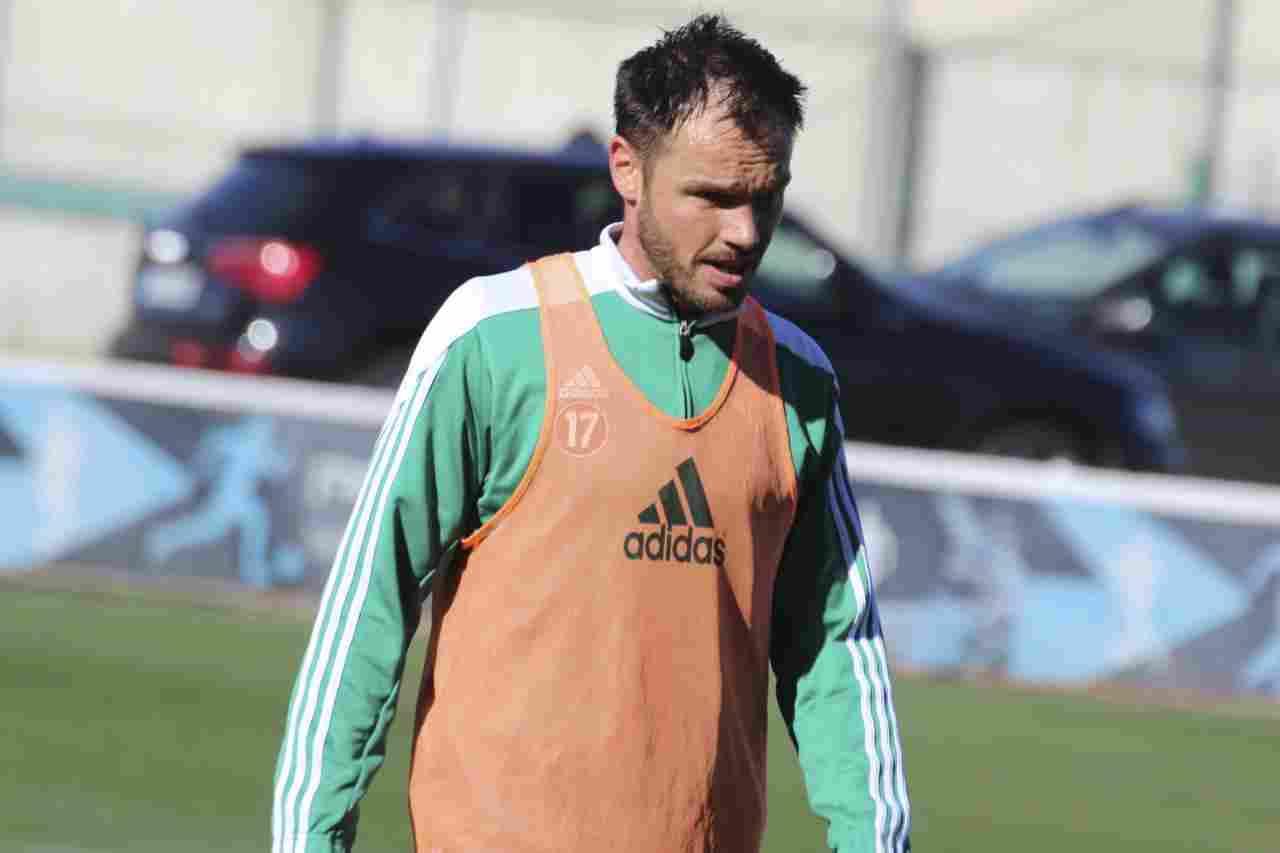 Westermann, baja para la visita del Real Sporting de Gijón