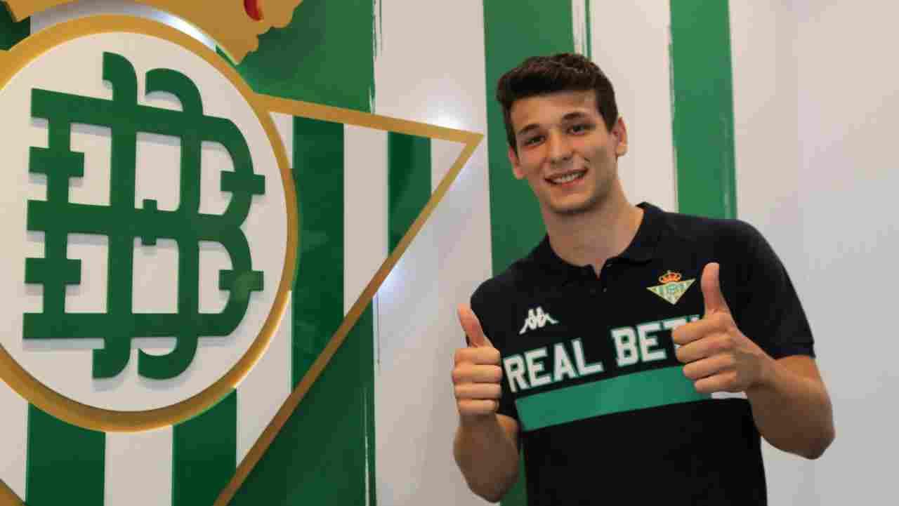 Eric Pérez renueva con el Real Betis Futsal por una temporada