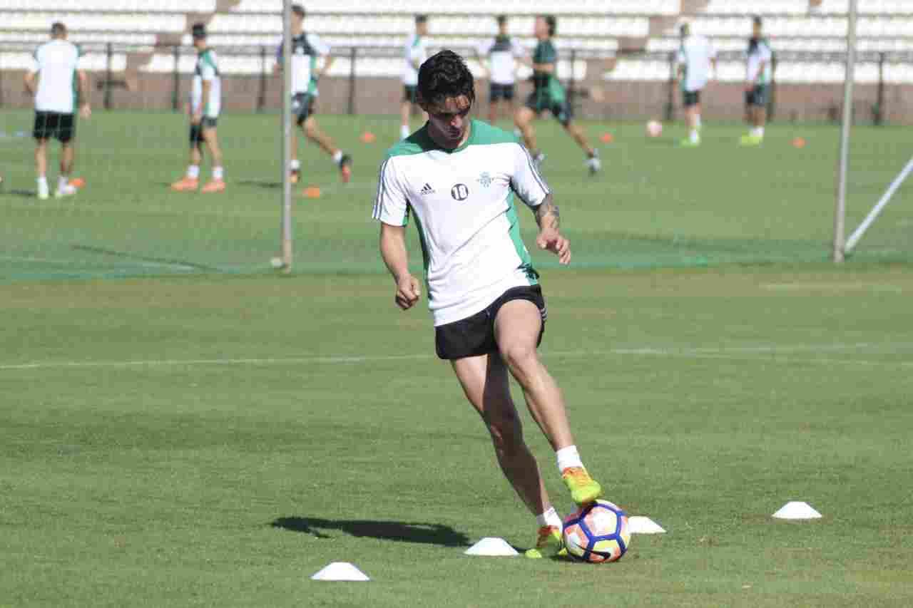 Felipe Gutiérrez completa parte de la sesión matinal con el grupo; Durmisi, baja