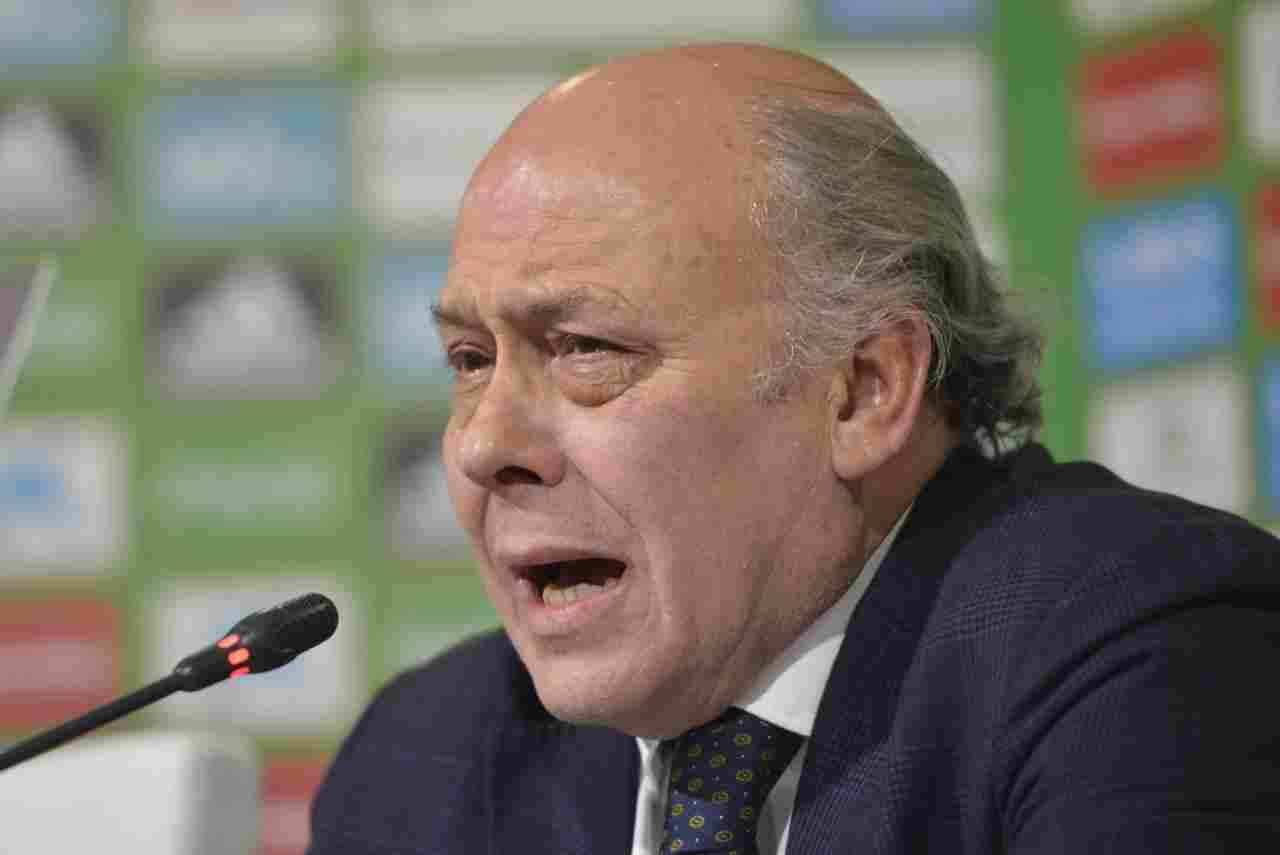 Ollero: “Es firme intención del Real Betis defender a sus accionistas ante este ataque a su dignidad”
