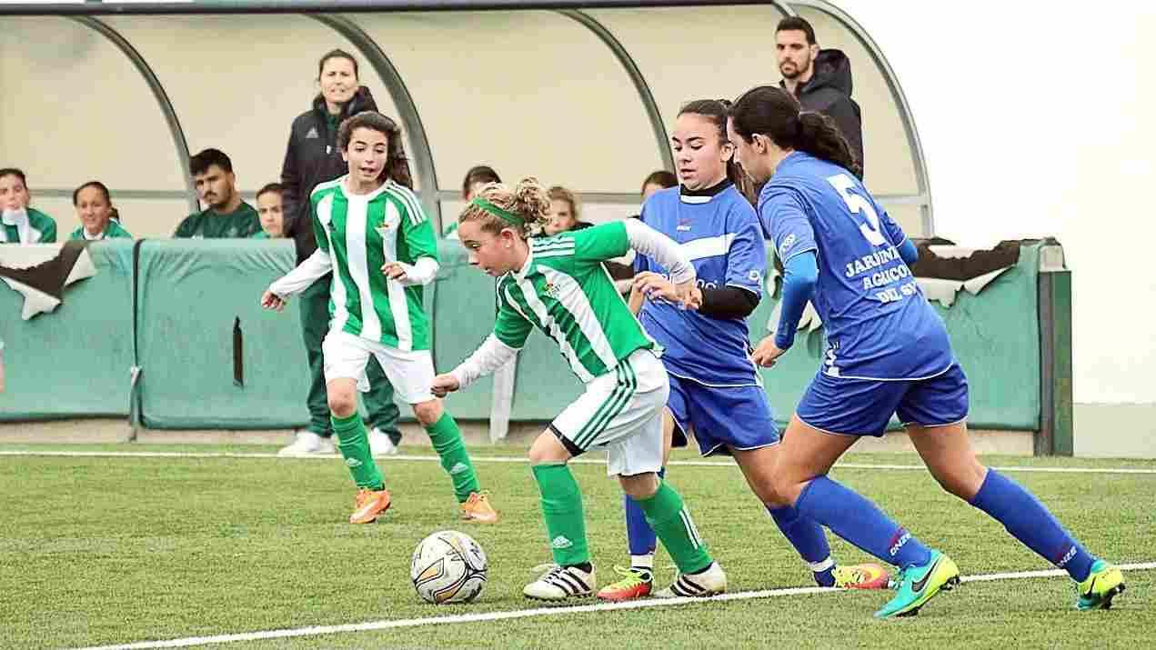 Primera derrota de la temporada del filial del Real Betis Féminas y goleada del infantil