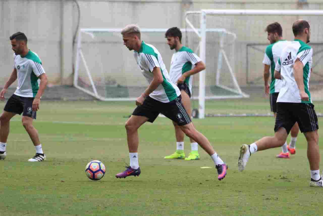 Jonas trabaja junto al resto de sus compañeros en la sesión del miércoles