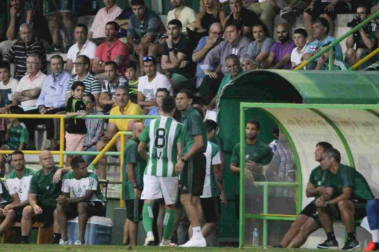 Jonas abandonó el partido contra la Balompédica Linense por una sobrecarga en el isquiotibial derecho