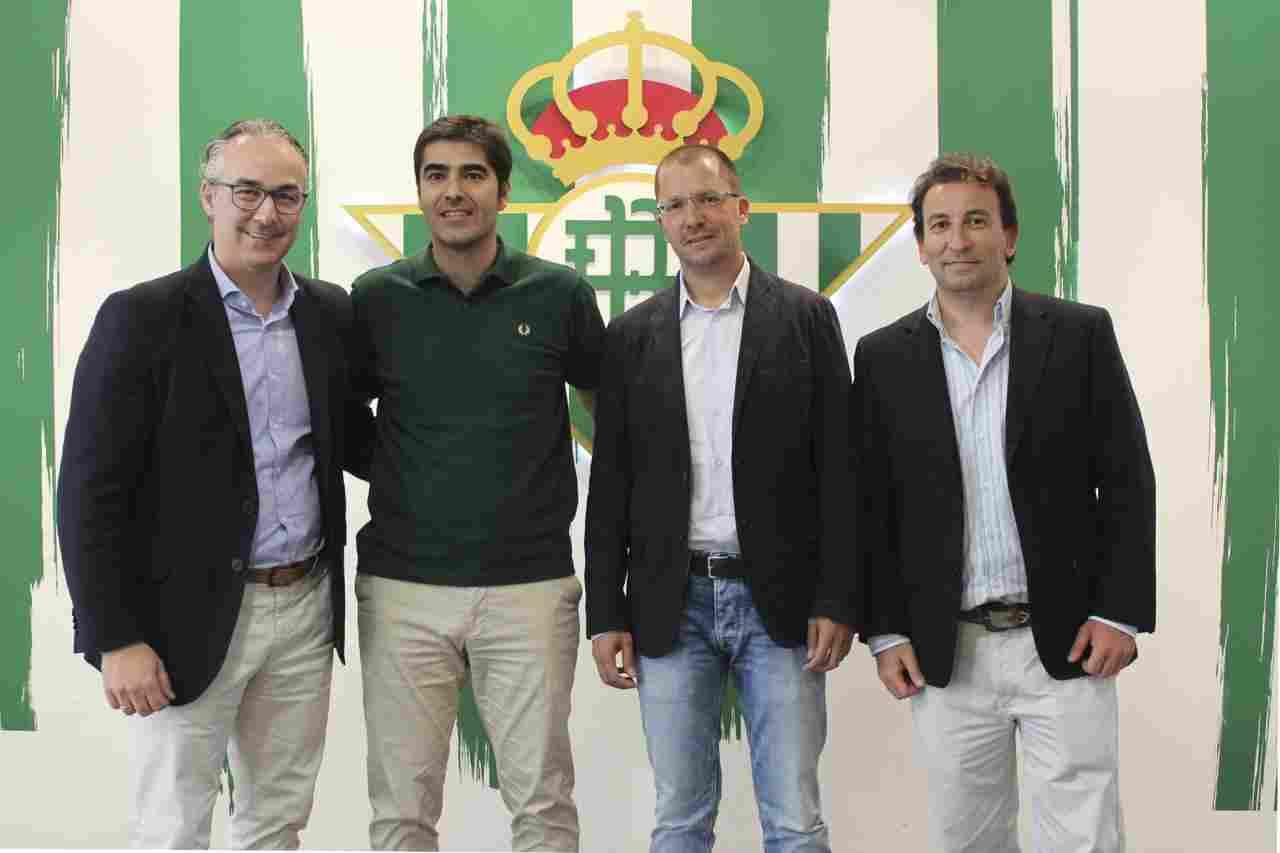 José Juan Romero renueva como entrenador del Betis B