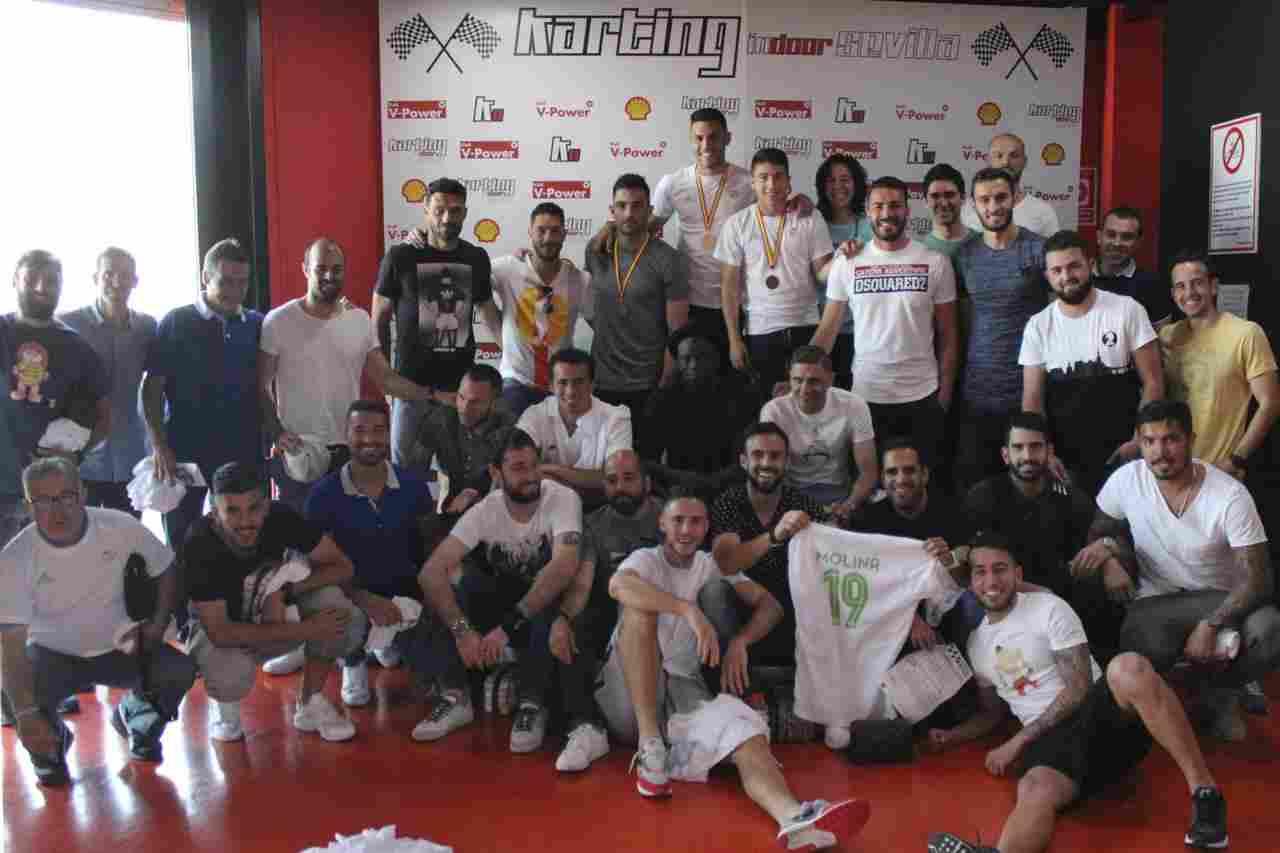 La plantilla del Real Betis disfruta de un día en Karting Indoor Sevilla
