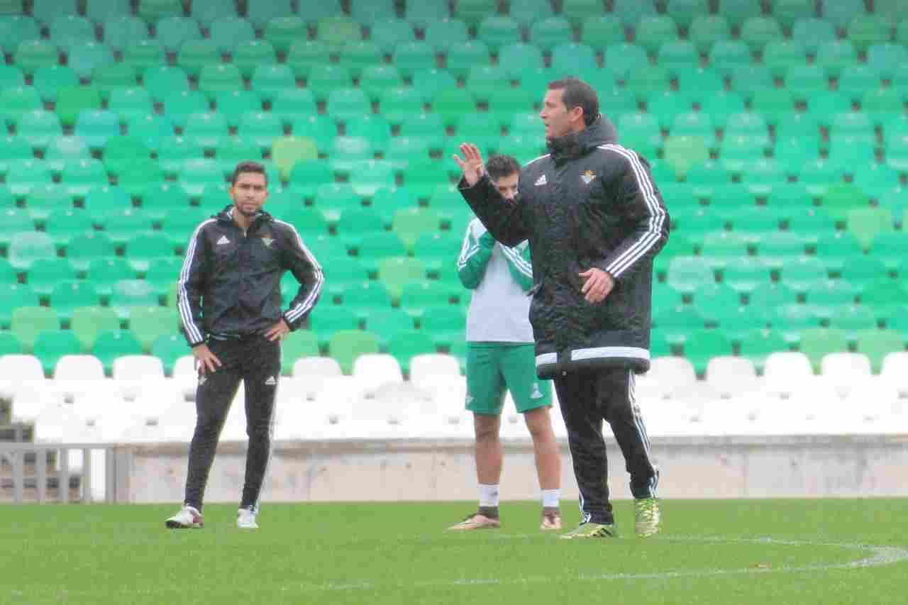 Merino dirige su primer entrenamiento al frente del primer equipo