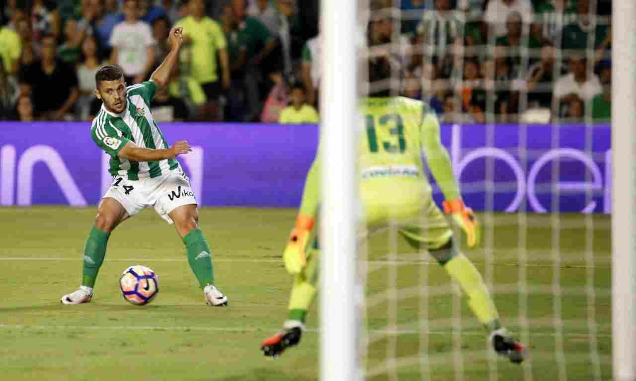 Durmisi: “El Betis es diferente a todo lo que había vivido hasta ahora, es increíble"