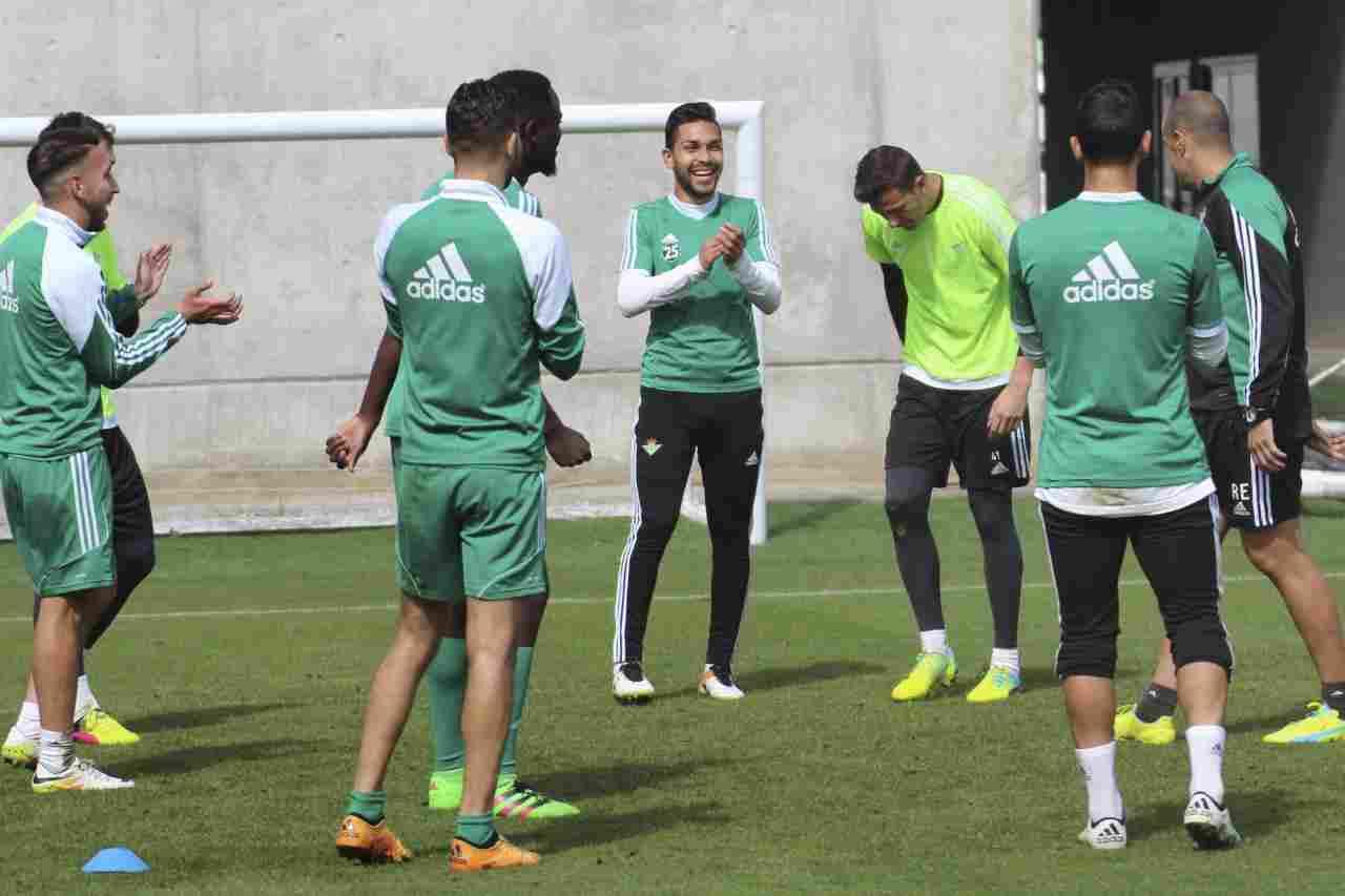 Petros, novedad en el entrenamiento del viernes