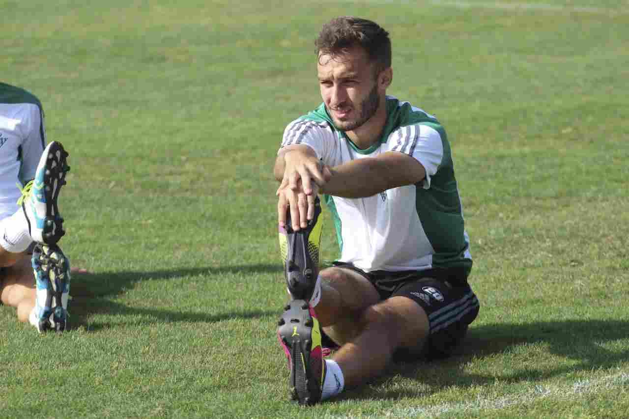 Pezzella: "Queremos ser un equipo con identidad y no mirar hacia abajo en ningún momento de la temporada"