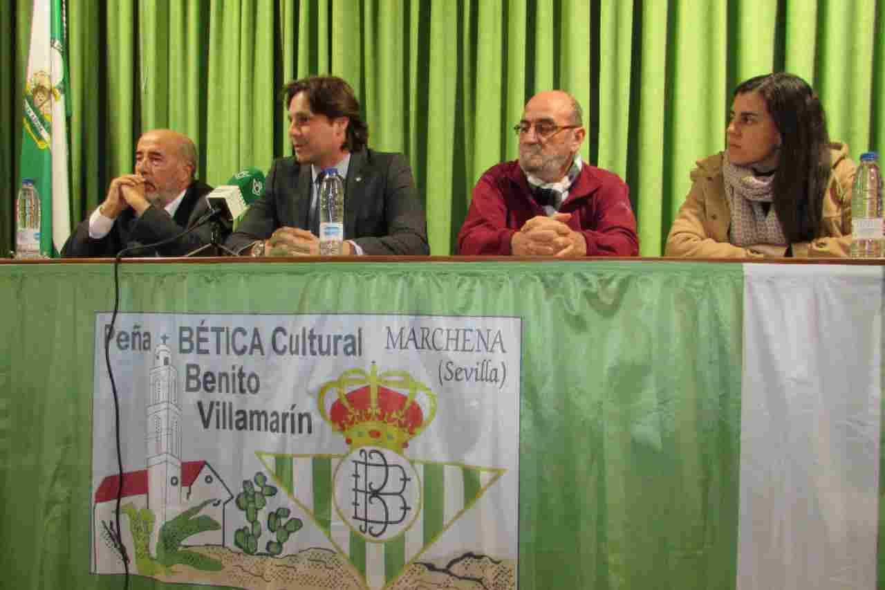 José Montoro, Adrián Fernández y María Victoria López recaban apoyos para la Junta en la PB de Marchena