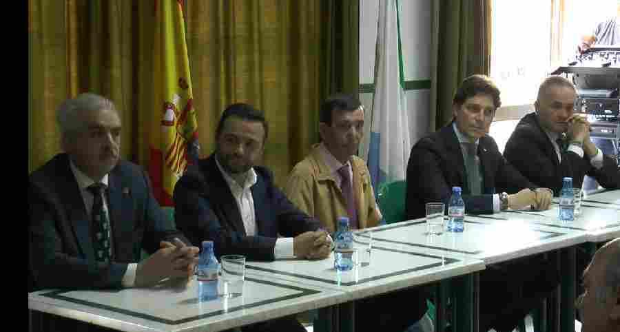 El Real Betis visita la Peña Bética Cultural San Juan
