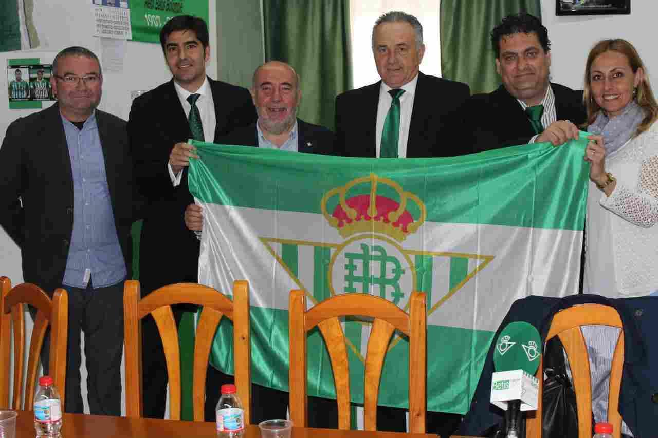 El Real Betis inaugura la Peña Bética de Badia del Vallès