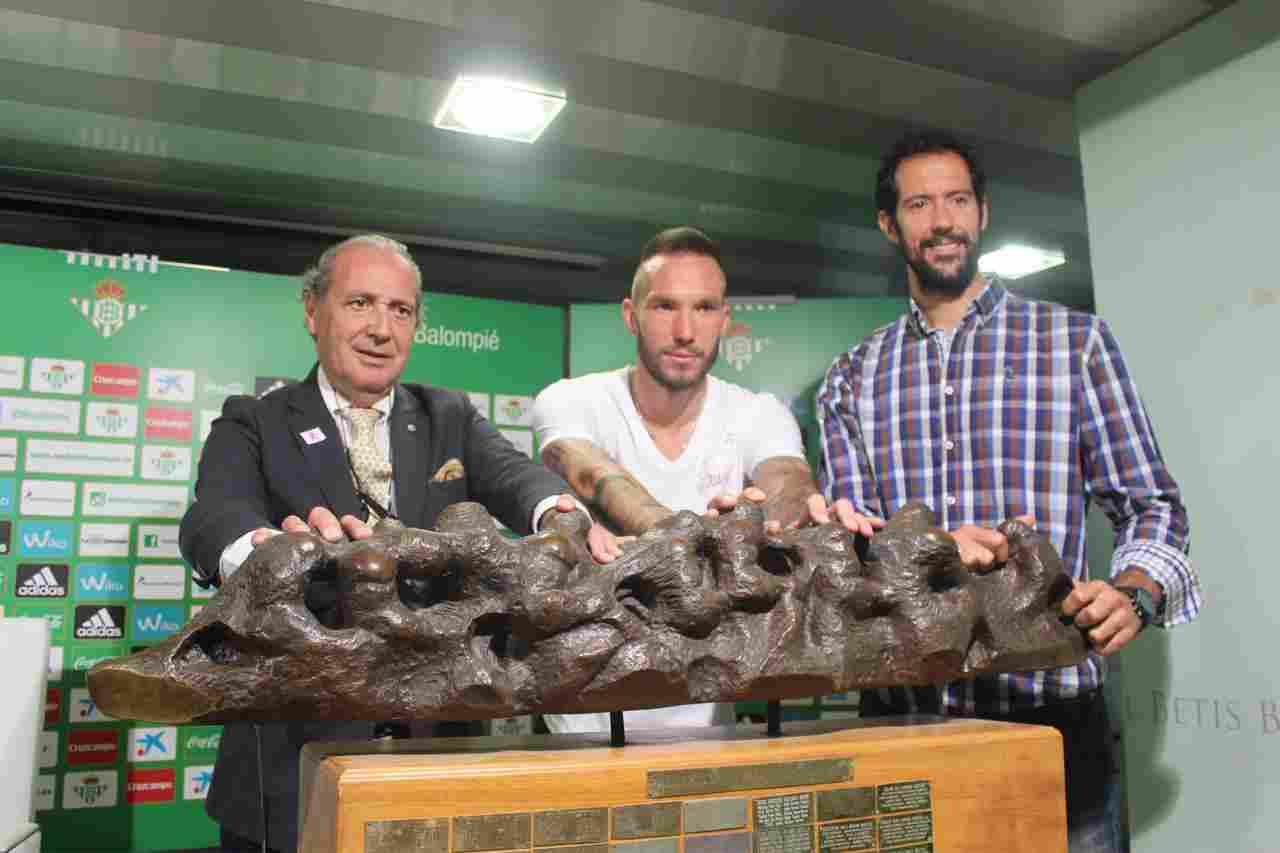 El Real Betis Balompié presenta la IV Edición del 'Mes del Remo'