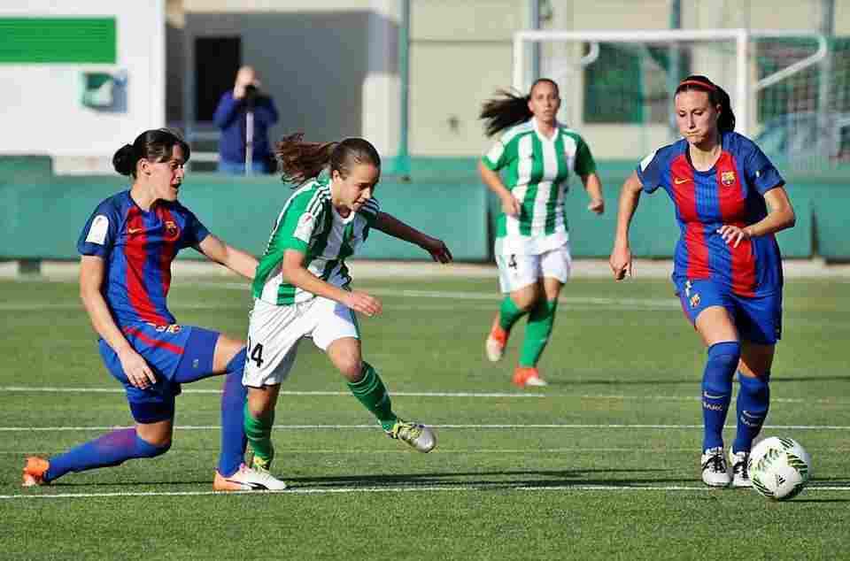 PREVIA | De igual a igual