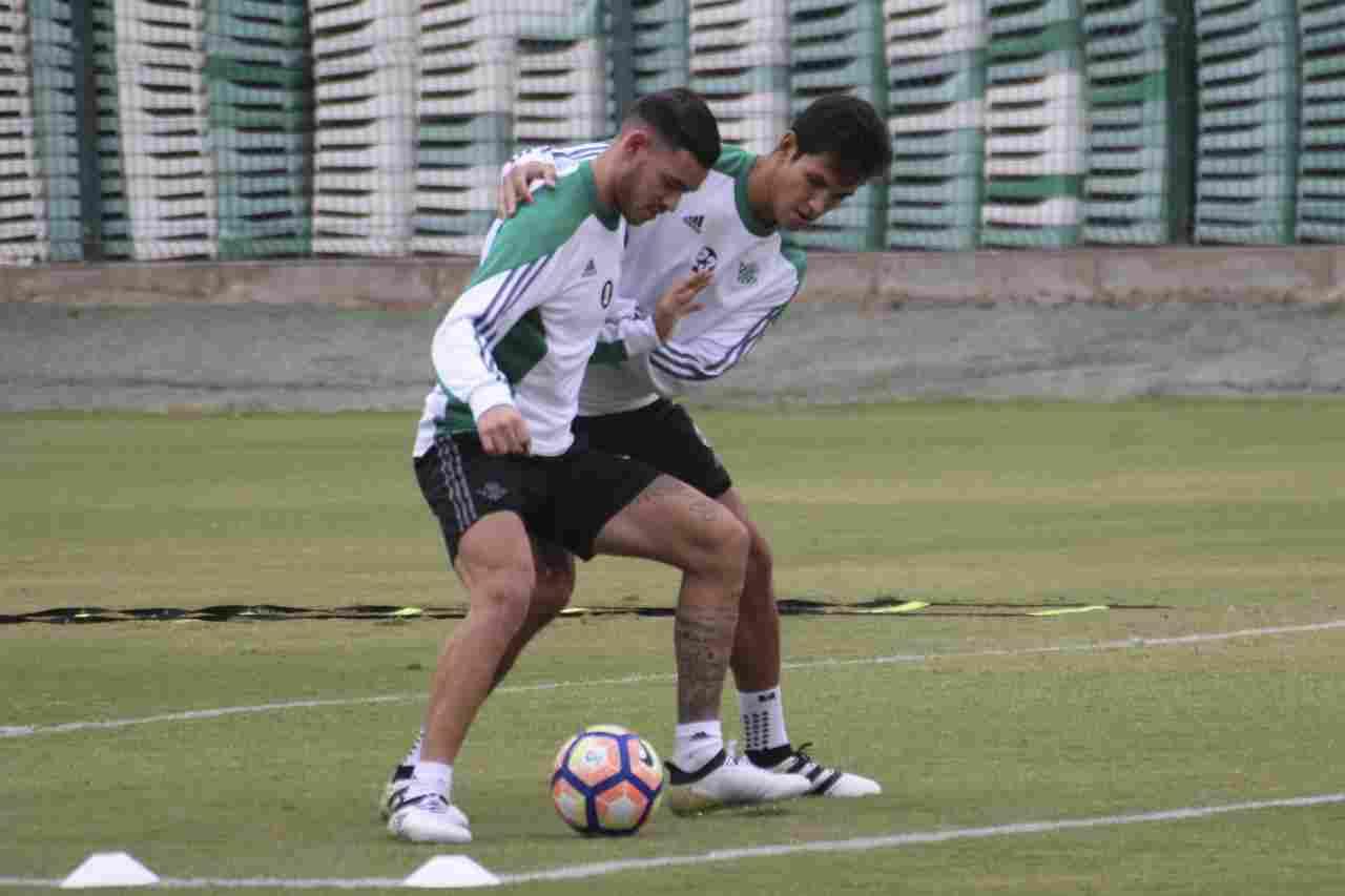 Sanabria y Mandi se ejercitan al margen del grupo en la primera sesión de la semana