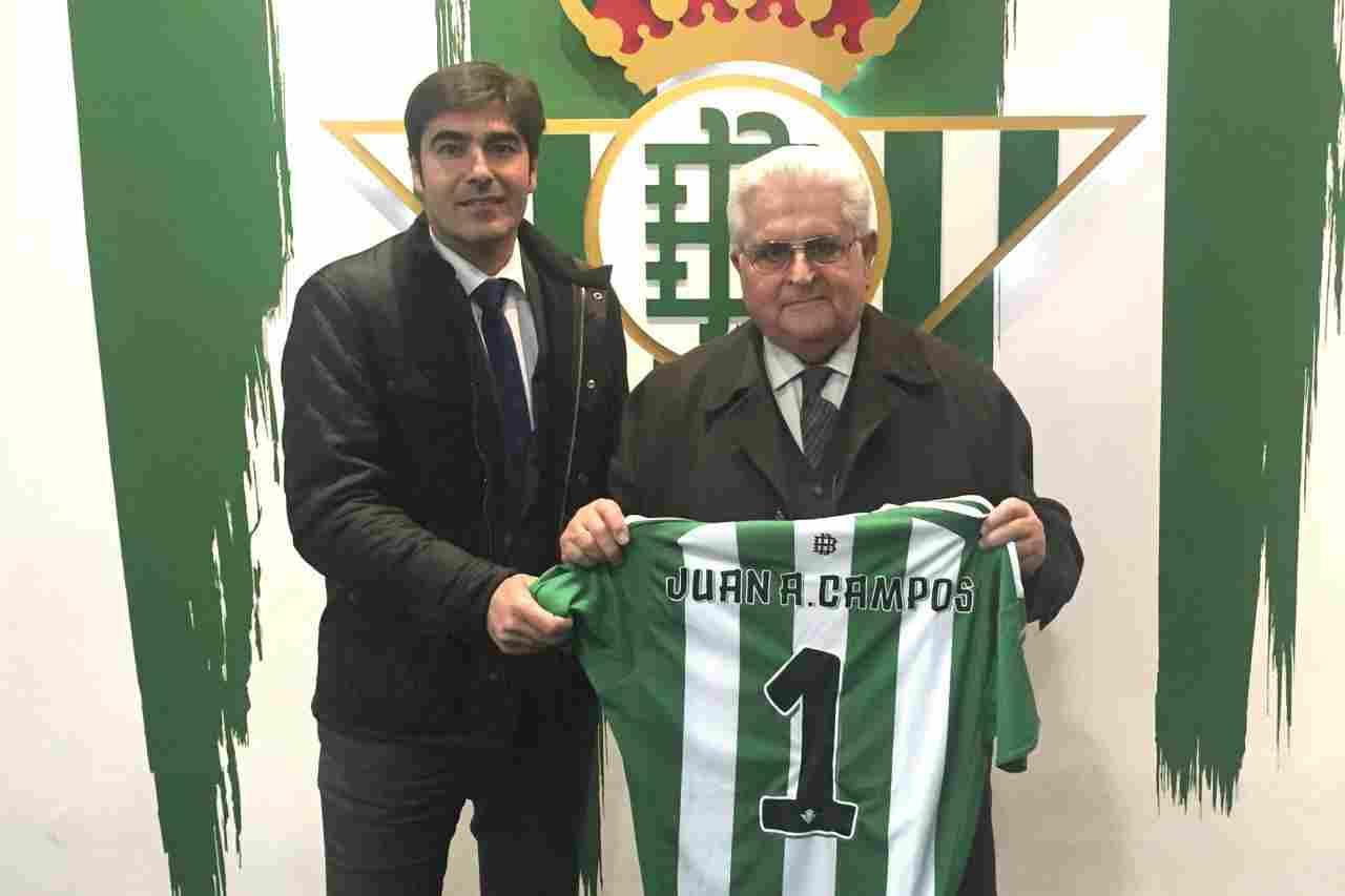 Homenaje del Real Betis al socio número uno