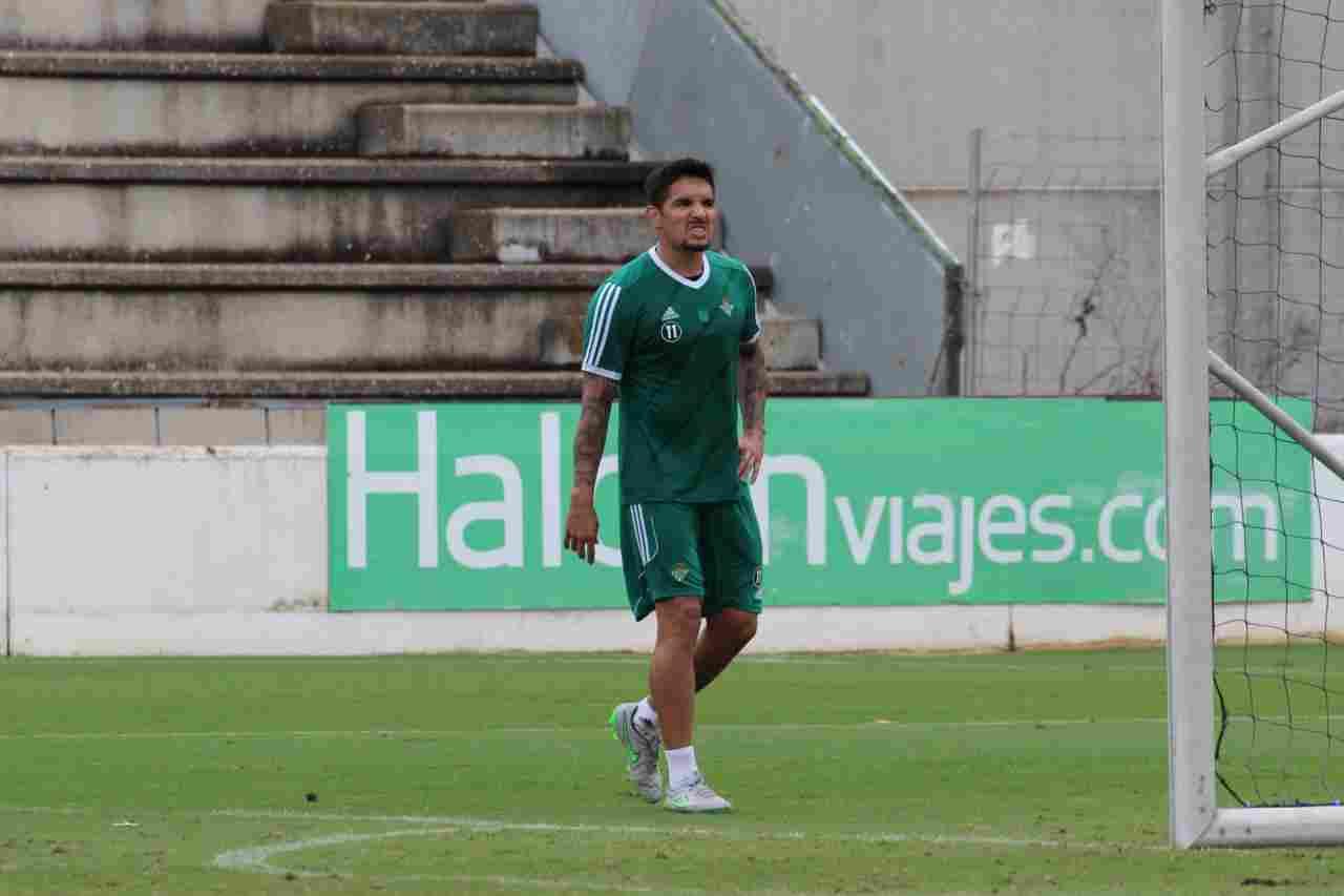 Vargas se retira antes de la conclusión de la sesión matinal; Molina y Westermann, bajas