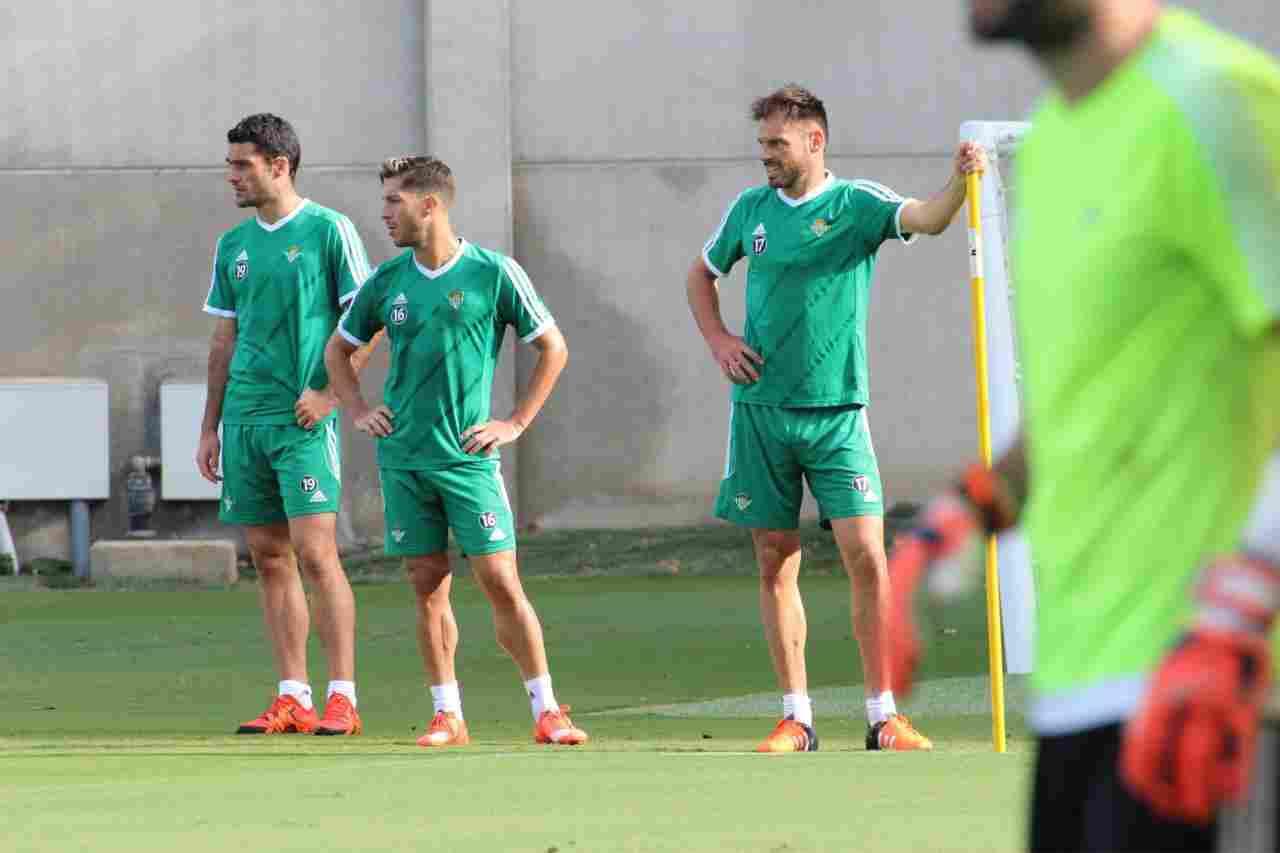 Pepe Mel recupera a Westermann en el entrenamiento del miércoles