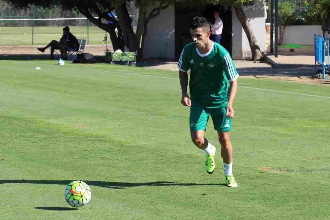 Álex Martínez: "Vuelvo a casa para partirme la cara por esta camiseta y este escudo"